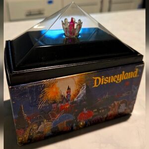 Disneyland Main Street Electrical Parade Retired Lightbulb Keepsake Souvenir